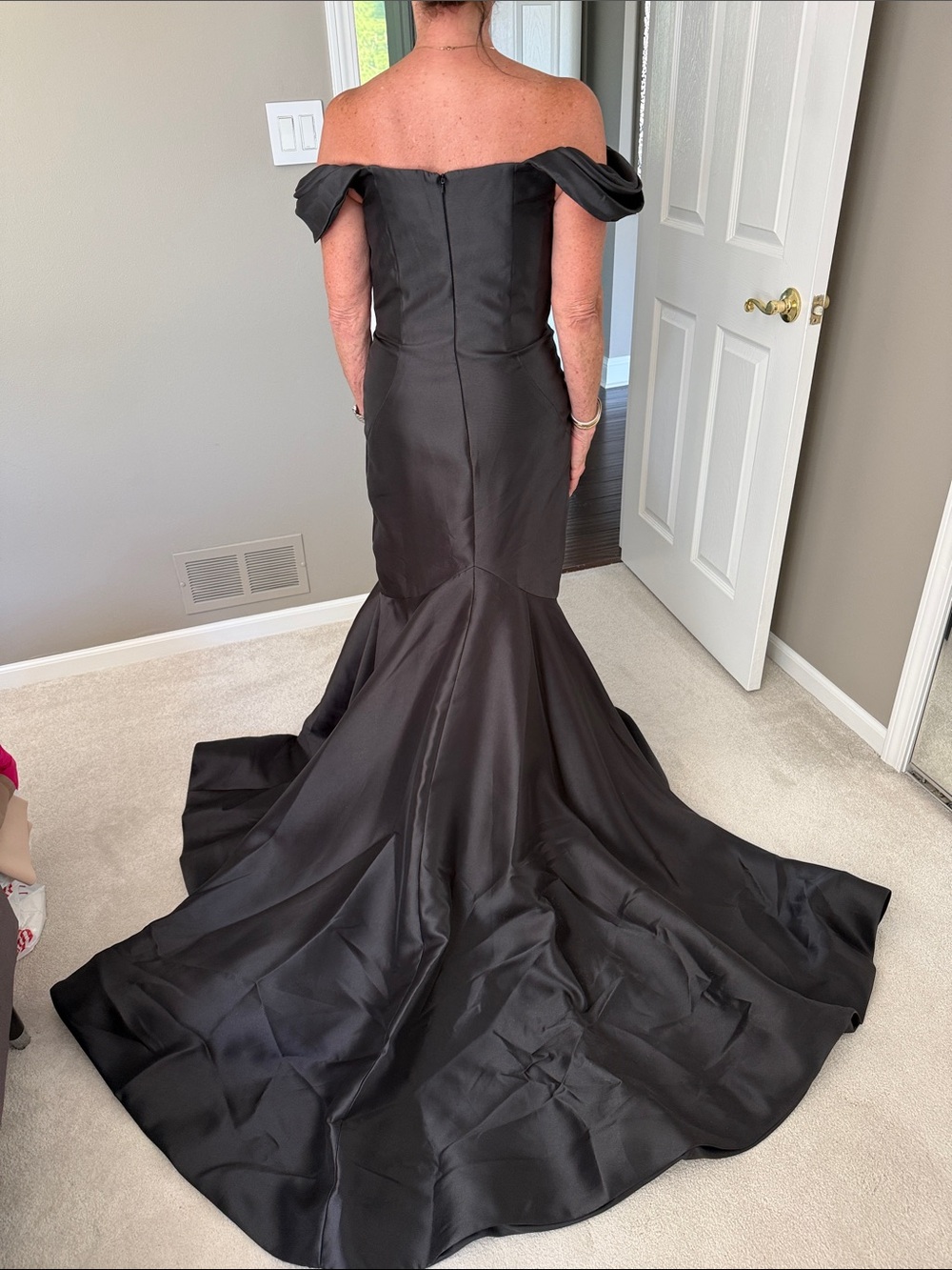 BRAND NEW JOVANI Off-Shoulder Black Mermaid Gown - Picture 3 of 5
